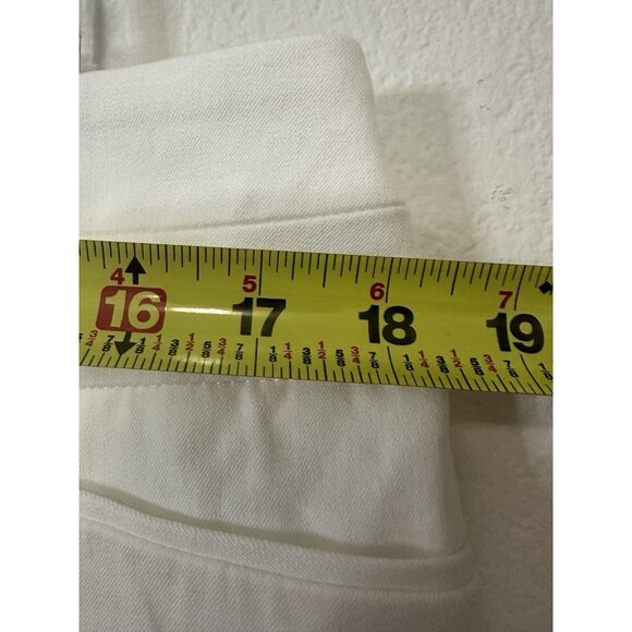 Lane Bryant The Four Season Mid Rise Capri White Pants Size 16 - Picture 8 of 10